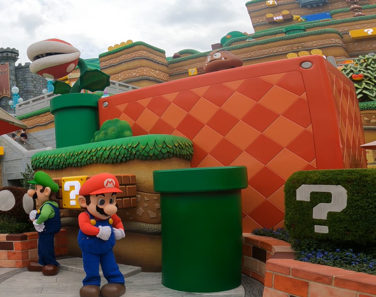 Mario Kart: Bowser's Challenge kart with AR headset display